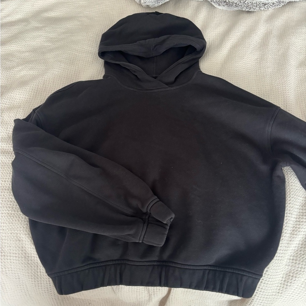 Lululemon Women’s Cropped Sweatshirt
